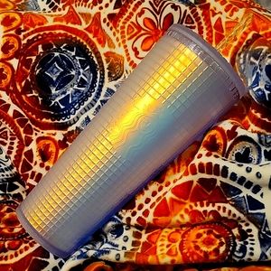 Starbucks 2022 Primavera Pascua Soft Touch White Frosted Pearl Grid 24oz